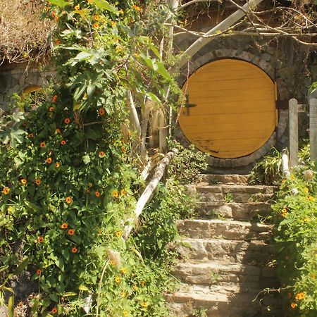 Hôtel The Hobbit La Comarca à Nueva San Salvador Extérieur photo